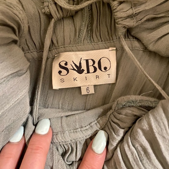 Sabo Skirt Linen Cover-up - Picture 5 of 5